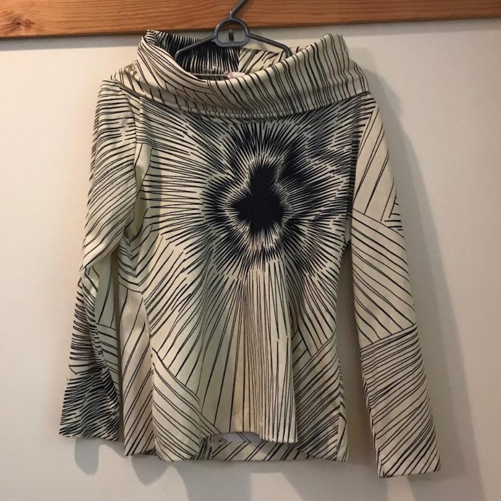 Geometric Long Sleeve Turtleneck Pullover Top